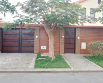 A venda Vivenda V5 dúplex, no condomínio Austin, no Camama