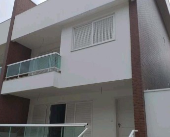 A venda Vivenda V4, no Cond. Residencial Boulevard, em Talatona.