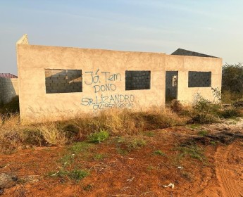 A venda T3 Inacabada no Condomínio da EPAL na entrada da centrl. Zango 8.000