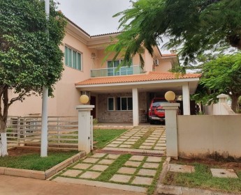 A venda Moradia V3 térrea, geminada, no Condomínio Vila Mar, Talatona.