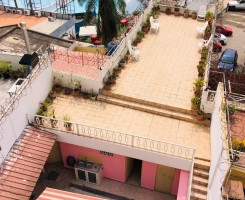 A venda Vivenda V5+1 triplex, no Alvalade, Rua Hélder Neto.