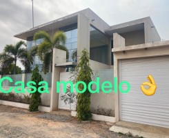 A venda Vivenda V4 inacabada com anexo, na Via Expressa, junto ao Jardim de Ro...