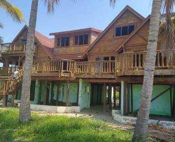 A venda Terreno de 50x100, na Ilha do Mussulo, primeira linha.