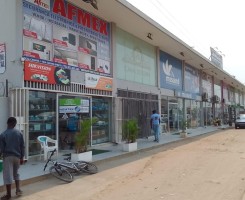 A venda Armazém de 180m2º, no Camama.