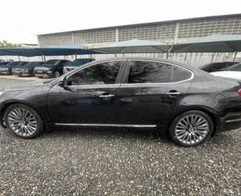 A venda Kia Cadenza 3.3 V6 3N