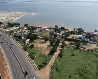 A venda Terreno Beira mar no Futungo rua 11 bl3
