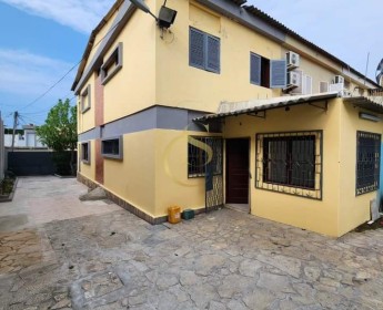 A venda Moradia T3 duplex na Maianga ~c