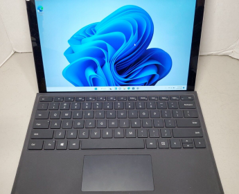 A venda Microsoft Surface Pro 6 Core i5 8a geração 8GB RAM 256GB SSD em estado...