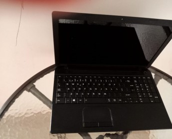 A venda TOSHIBA - PC 4GB RAM 500GB HD