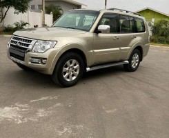 A venda Mitsubishi Pajero GLS