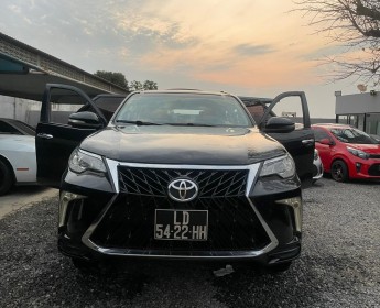 A venda Toyota Fortuner 2021 lcr