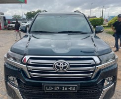 A venda Land Cruiser V8 VX ns