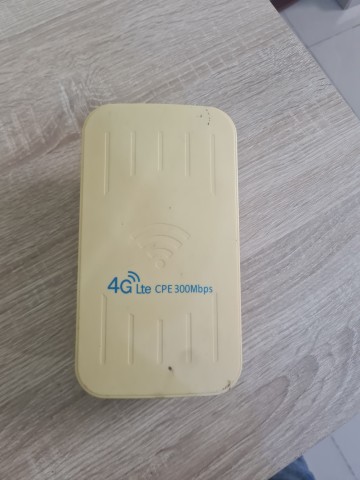 ROUTER OUTDOOR 4G LTE - 80 Mil Kwanzas