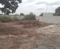 A venda Quintal 52m por 20m - com Tanque, Fossa e Portão