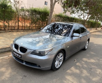 A venda BMW série (5) 525i E60