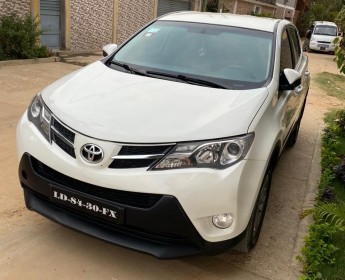 A venda Toyota Rv4 impecável