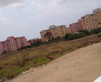 A venda Terreno de 1.5 hectares, no Projecto Nova Vida, Urbanização Nova Vida.