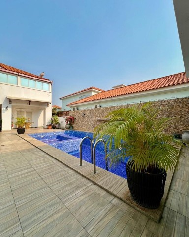 Moradia V3 mobilada e com piscina, no condomínio Cajueiro de Talatona, Talatona.