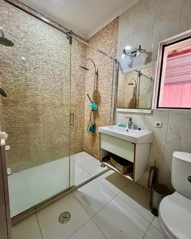 Moradia V3 mobilada e com piscina, no condomínio Cajueiro de Talatona, Talatona.