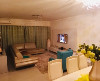 A venda Apartamento T3 mobilado, na Centralidade do Kilamba.