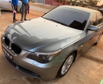 A venda BMW 525i automático