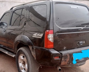 A venda Vende-se Nissan Paladin