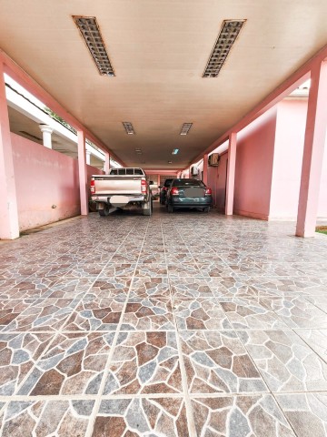 Moradia T3+6 duplex, situada na 1ª fase do Lar do Patriota, ao lado da Casa dos Frescos.