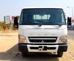 A venda MITSUBISH CANTER