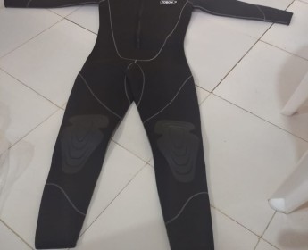 A venda Fatos e oculos de mergulho