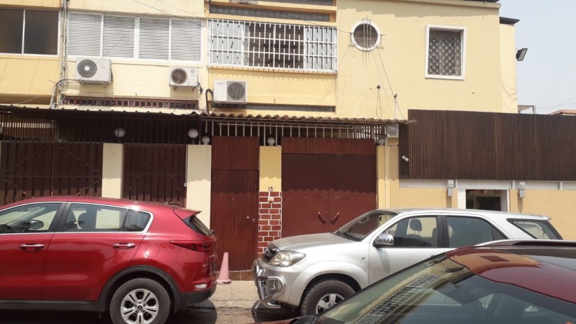 Vivenda T5 na Maianga, rua Cabral Moncada