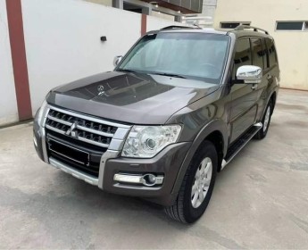A venda Mitsubishi Pajero Impecável p