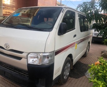 A venda Hiace Automático novo 0km kim