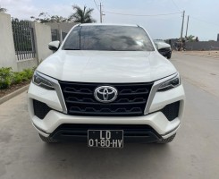 A venda Toyota Fortuner Novinho r3