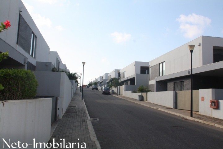 Arrenda se vivendas Mobilada no Condomínio Talatona Gold