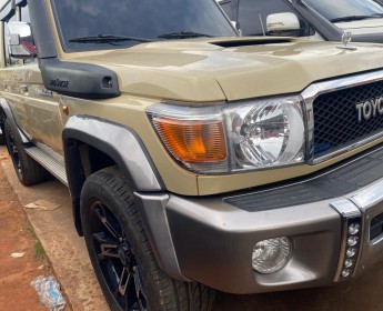 A venda Land Cruiser LX V8 10 lugares 5 portas H diesel chpp