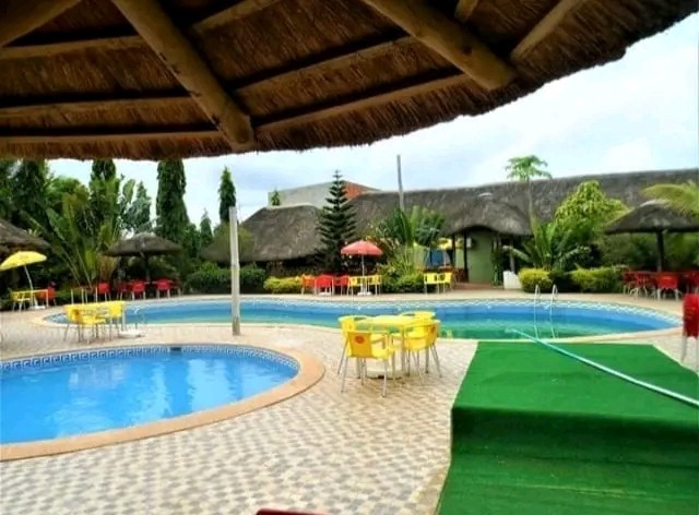 Vende se este Resort Localizado em Luanda Viana