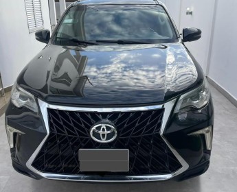 A venda Toyota Fortuner 2.8 H 2019 3n