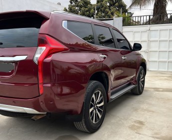A venda Mitsubishi Sportero Seminovo