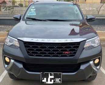 A venda Toyota Fortuner novo modelo disponível