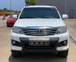 A venda Toyota Fortuner Disponível