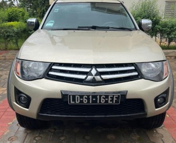 A venda L200 sportero diesel impecável