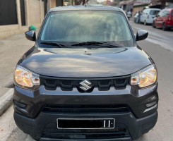 A venda Suzuki Spresso disponível cor castanho