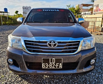 A venda Vende-se Toyota Hilux