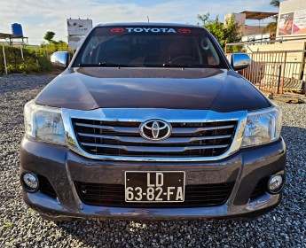A venda Toyota Hilux disponível