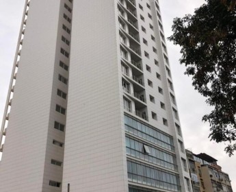 A venda Apartamento T3, Edifício Torre Lara, centro de Luanda.