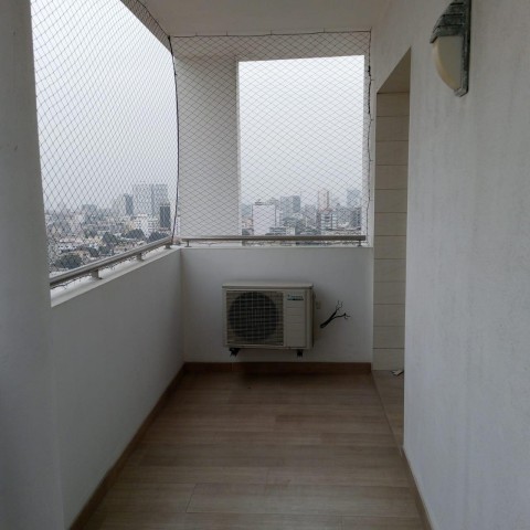 Apartamento T3, Edifício Torre Lara, centro de Luanda.