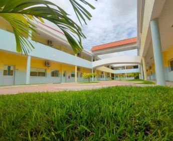 A venda Instituto/Colégio, no Camama, Belas.