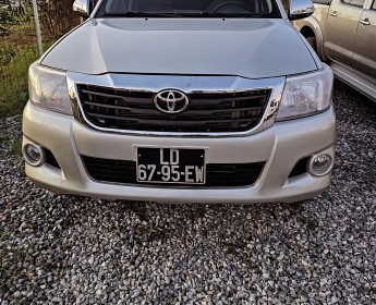 A venda VENDE-SE TOYOTA HILUX