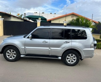 A venda Mitsubishi Pajero Disponível