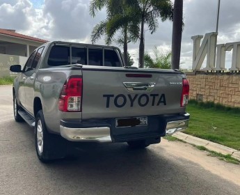 A venda Hilux JLo impecável H p